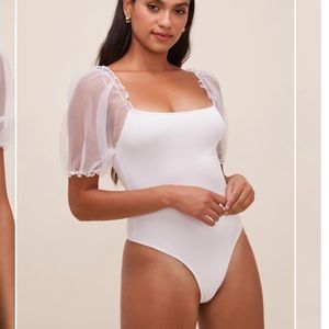 ASTR the label white puff sleeve bodysuit size small